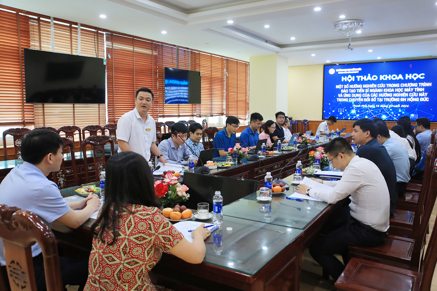 Hội thảo khoa học “Một số hướng nghiên cứu trong chương trình đào tạo tiến sĩ ngành Khoa học máy tính và ứng dụng của các hướng nghiên cứu này trong chuyển đổi số tại Trường Đại học Hồng Đức”